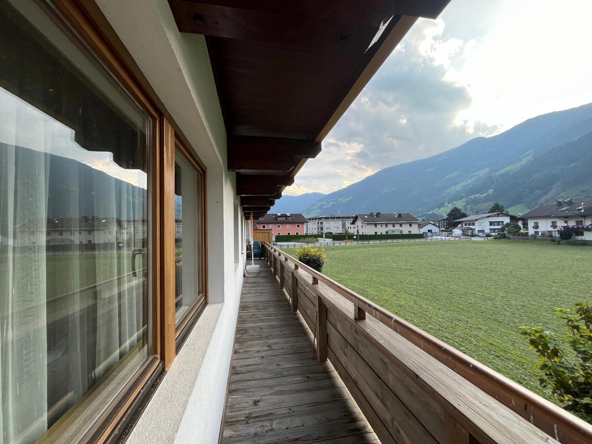 Zell Views Apartments ツェル・アム・ツィラー エクステリア 写真