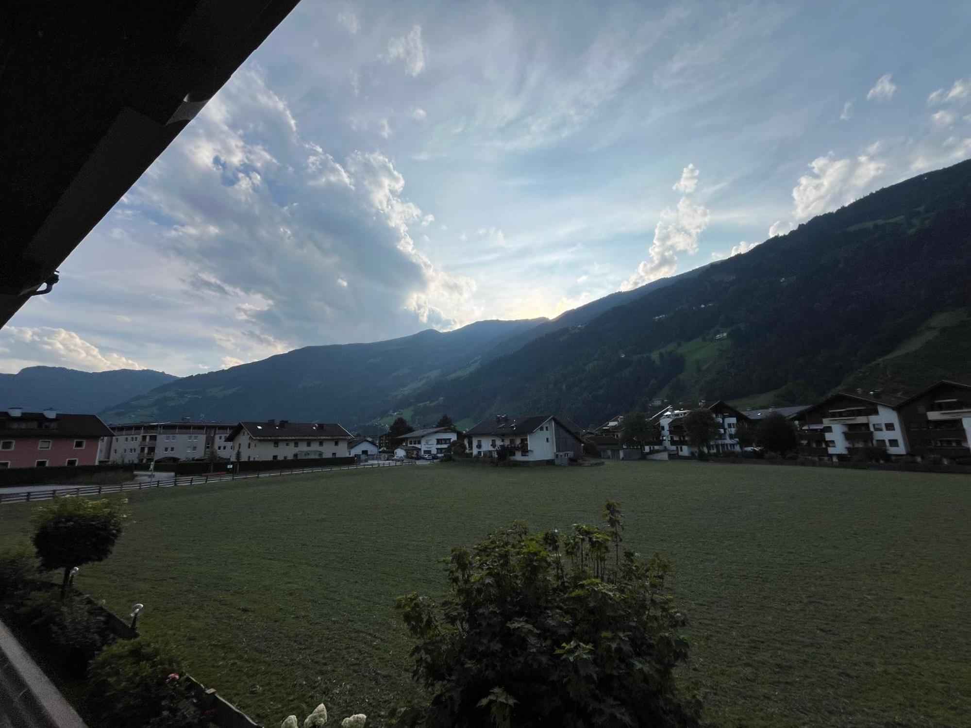 Zell Views Apartments ツェル・アム・ツィラー エクステリア 写真